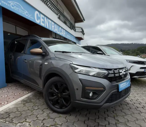 Dacia Jogger 2023 - 15950 EUR, 50000 km - AUTO.MOTO.pt - 50000km - foto 2 de 25