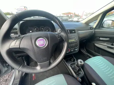 Fiat Punto 2008 - 7950 EUR, 184717 km - AUTO.MOTO.pt - 184717km - foto 7 de 18