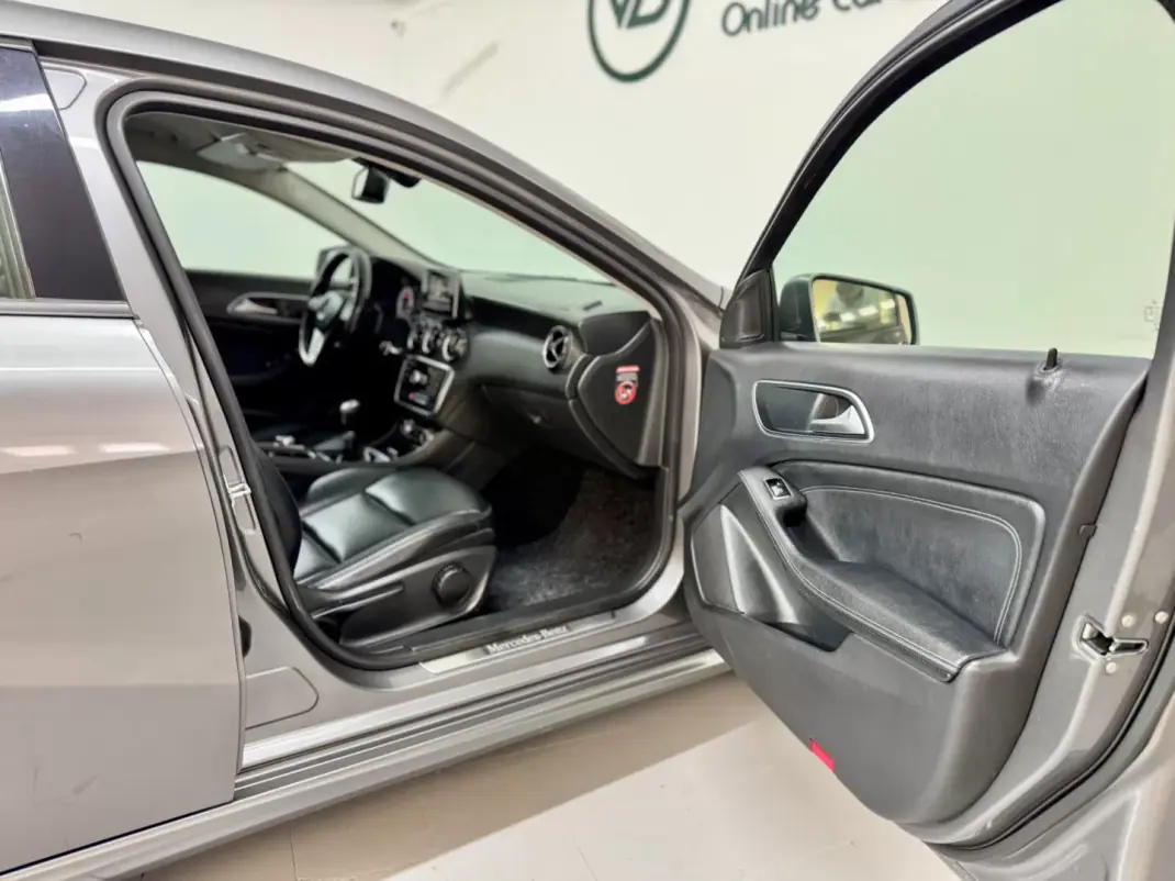 Mercedes-Benz A 180 2014 - 13750 EUR, 157000 km - AUTO.MOTO.pt - 157000km - foto 37 de 45