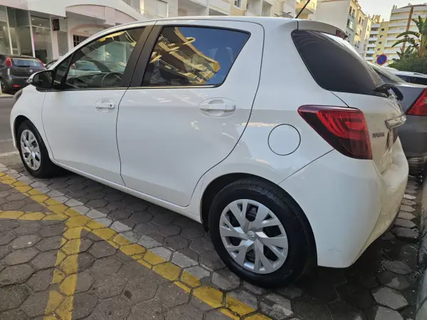 Toyota Yaris 2015 - 9900 EUR, 135279 km - 135279km - foto 10 de 12