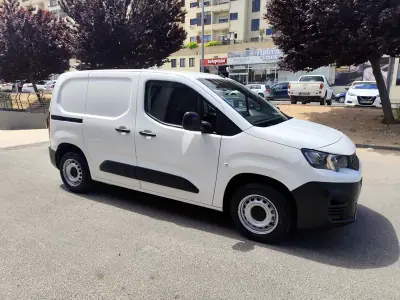 Peugeot Partner 1.6 HDI , 3 Lug. , Iva Dedutivel 2019 - 12480 EUR, 130000 km - AUTO.MOTO.pt - 130000km - foto 12 de 23