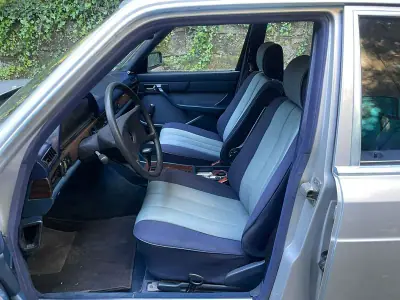 Mercedes-Benz 280 1982 - 11900 EUR, 215000 km - AUTO.MOTO.pt - 215000km - foto 8 de 23