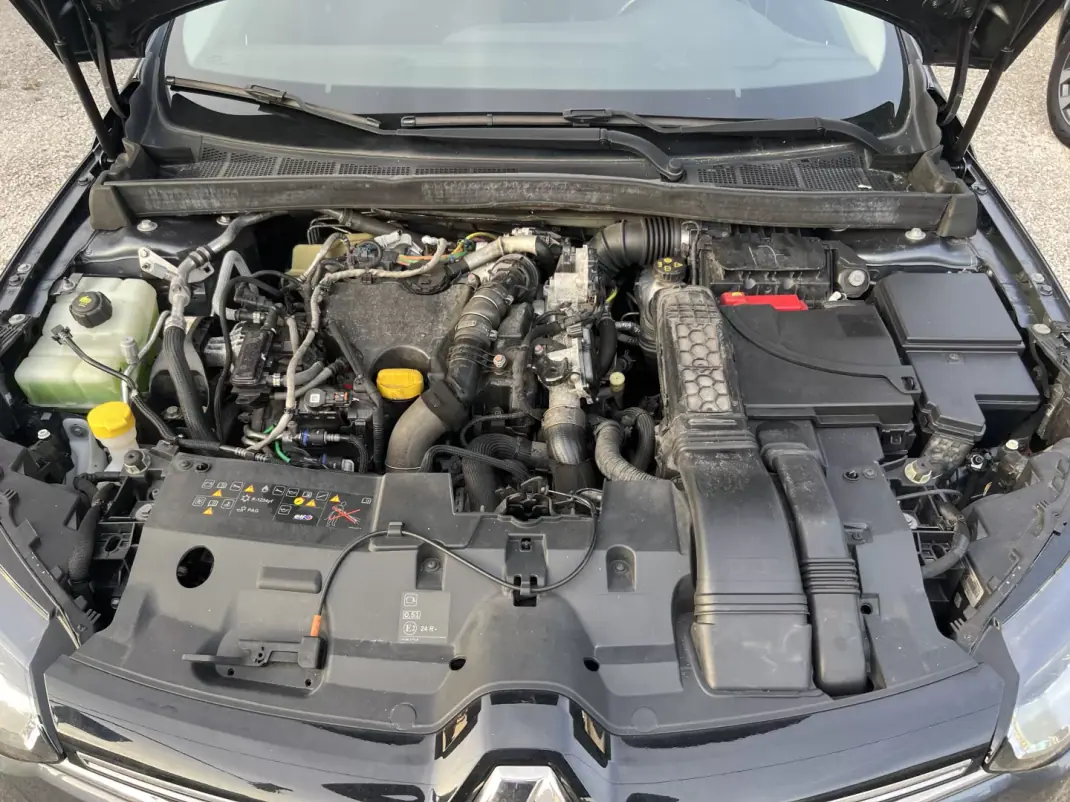 Renault Mégane 2020 - 14900 EUR, 142500 km - AUTO.MOTO.pt - 142500km - foto 16 de 16