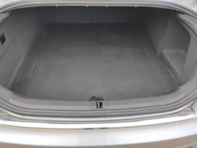 Audi A6 2010 - 10700 EUR, 220000 km - AUTO.MOTO.pt - 220000km - foto 15 de 29