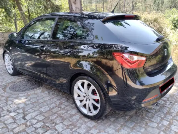 SEAT Ibiza 2014 - 12250 EUR, 200000 km - AUTO.MOTO.pt - 200000km - foto 5 de 26