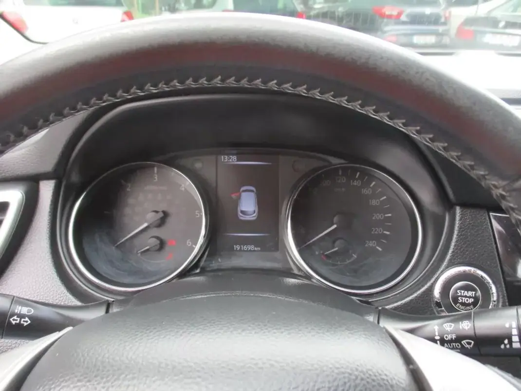 Nissan Qashqai 2016 - 13990 EUR, 190000 km - 190000km - foto 11 de 25