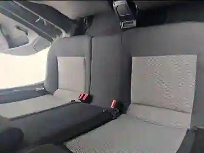 Volkswagen Polo 2011 - 6000 EUR, 83300 km - AUTO.MOTO.pt - 83300km - foto 6 de 7