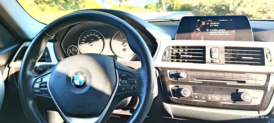 BMW 318 2017 - 15000 EUR, 187000 km - 187000km - foto 9 de 15