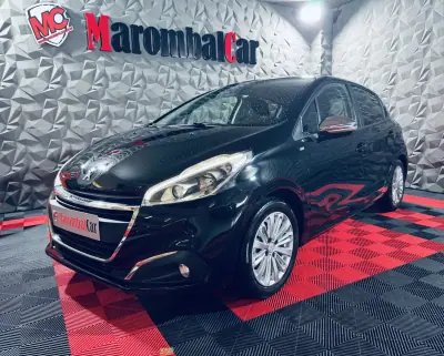 Peugeot 208 2017 - 8990 EUR, 100342 km - AUTO.MOTO.pt - 100342km - foto 7 de 33