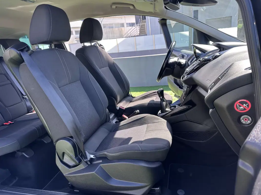 Ford B-Max 2017 - 9900 EUR, 130000 km - AUTO.MOTO.pt - 130000km - foto 34 de 53