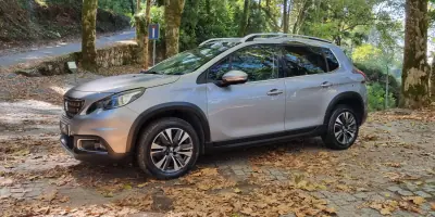 Peugeot 2008 2017 - 12450 EUR, 96000 km - AUTO.MOTO.pt - 96000km - foto 5 de 27