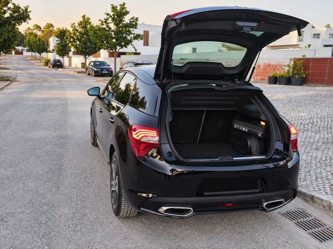 Citroën DS5 2016 - 13900 EUR, 161468 km - 161468km - foto 9 de 10