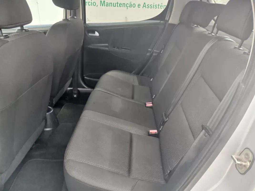 Peugeot 207 2012 - 5250 EUR, 180948 km - AUTO.MOTO.pt - 180948km - foto 20 de 28