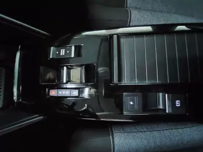 Citroën e-C4 2022 - 18500 EUR, 29900 km - AUTO.MOTO.pt - 29900km - foto 29 de 32