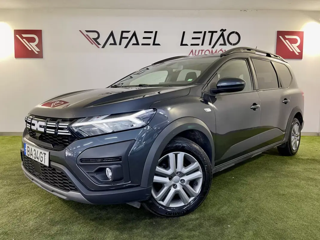 Dacia Jogger 2023 - 14950 EUR, 107000 km - AUTO.MOTO.pt - 107000km - foto 1 de 33