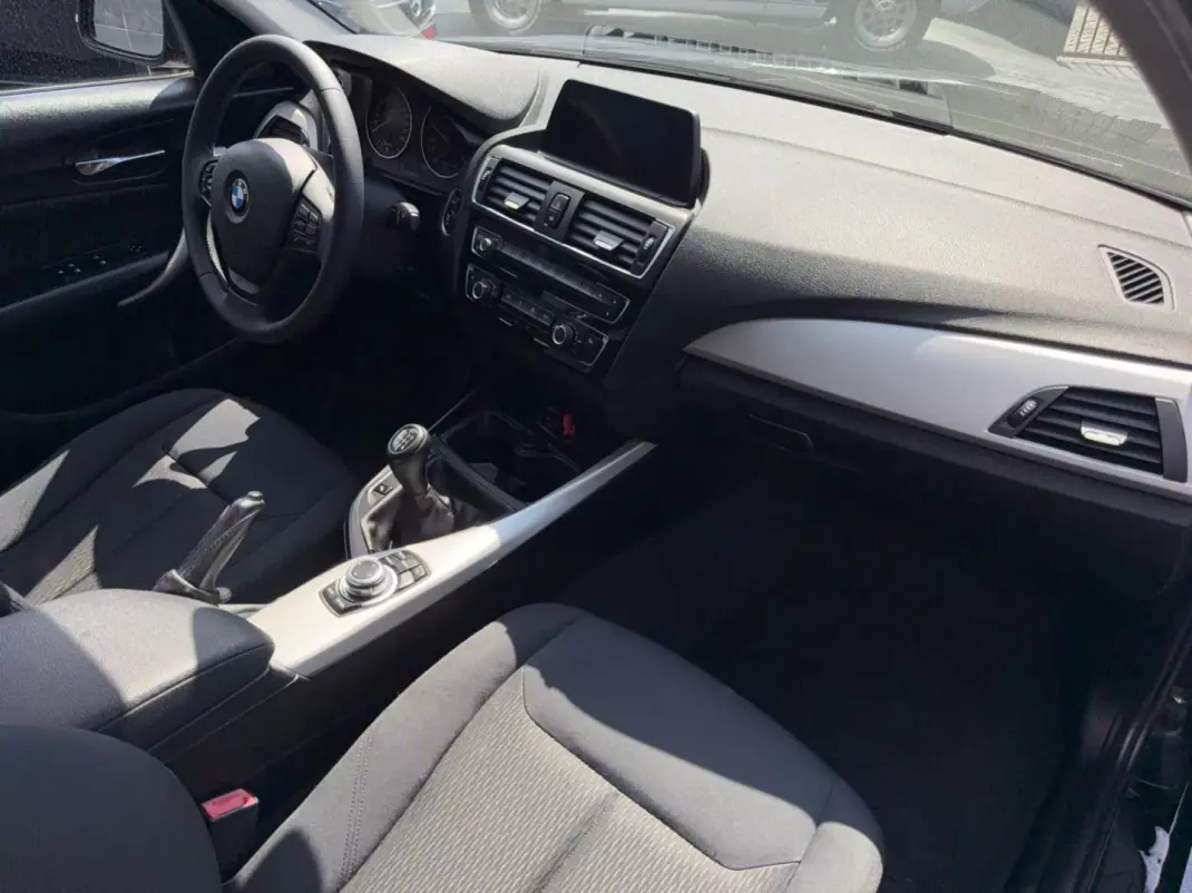 BMW 116 2016 - 13300 EUR, 201000 km - AUTO.MOTO.pt - 201000km - foto 11 de 11