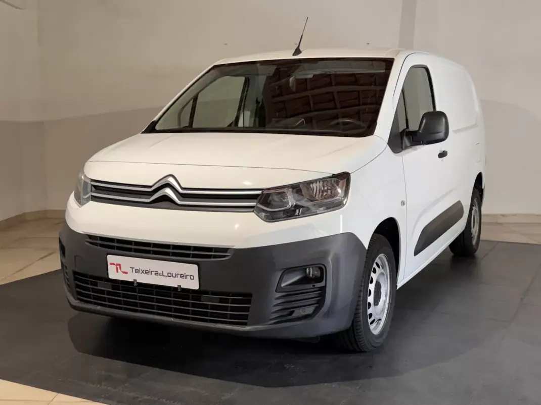 Citroën 2020 - 16500 EUR, 144542 km - AUTO.MOTO.pt - 144542km - foto 1 de 19