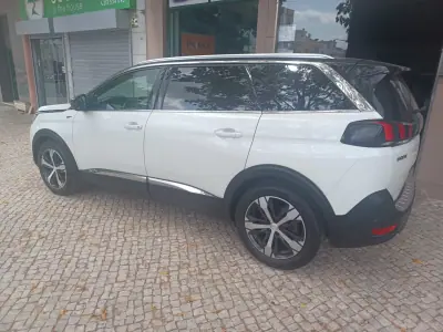 Peugeot 5008 2018 - 21890 EUR, 167073 km - AUTO.MOTO.pt - 167073km - foto 6 de 41