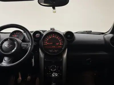 MINI Countryman 2015 - 13890 EUR, 149000 km - AUTO.MOTO.pt - 149000km - foto 16 de 25
