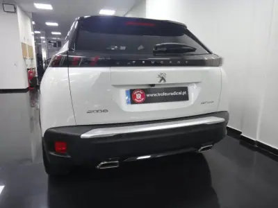 Peugeot 2008 2020 - 17500 EUR, 59000 km - AUTO.MOTO.pt - 59000km - foto 7 de 28
