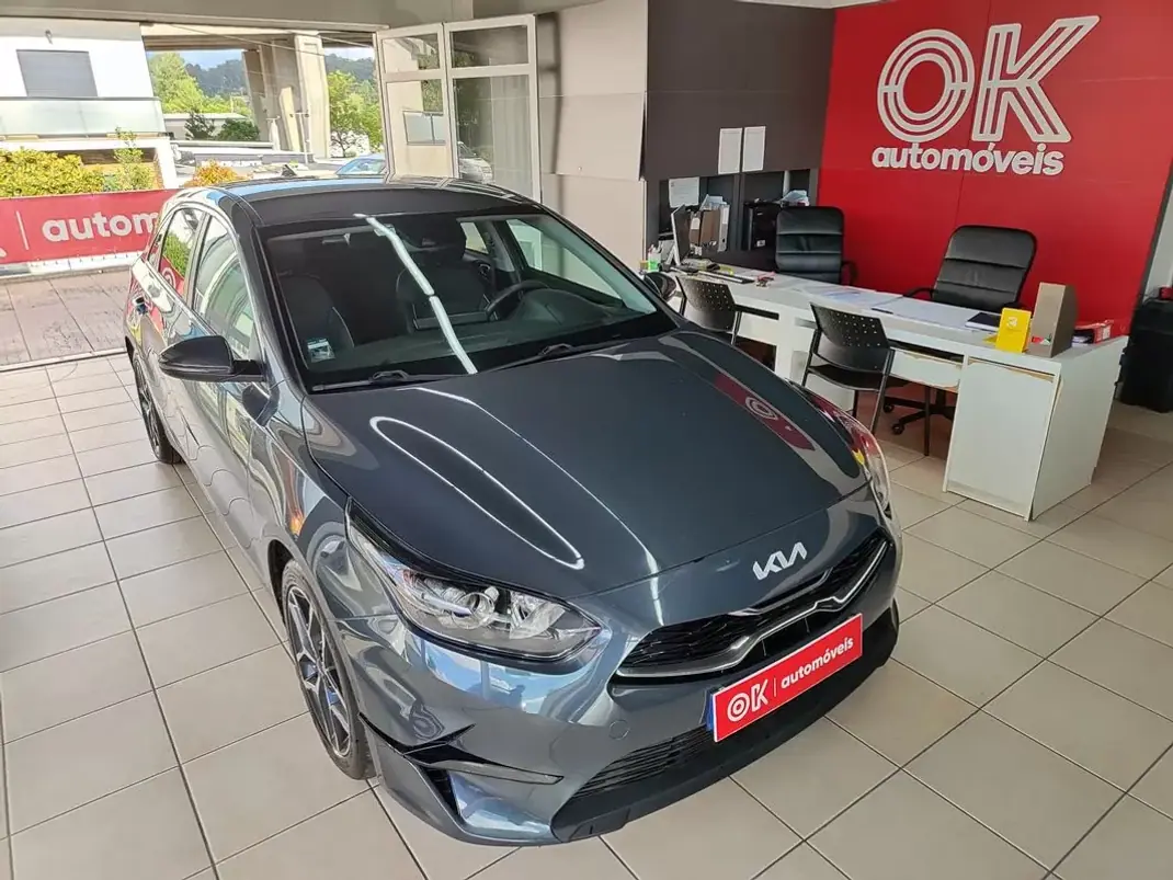 Kia Ceed 2021 - 17350 EUR, 60000 km - AUTO.MOTO.pt - 60000km - foto 2 de 33