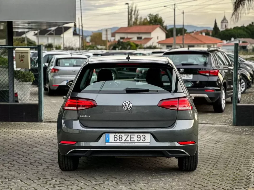 Volkswagen Golf 2019 - 16990 EUR, 165000 km - AUTO.MOTO.pt - 165000km - foto 4 de 12