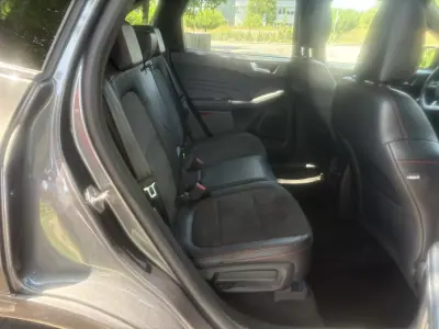 Ford Kuga 2023 - 20500 EUR, 65000 km - AUTO.MOTO.pt - 65000km - foto 16 de 30