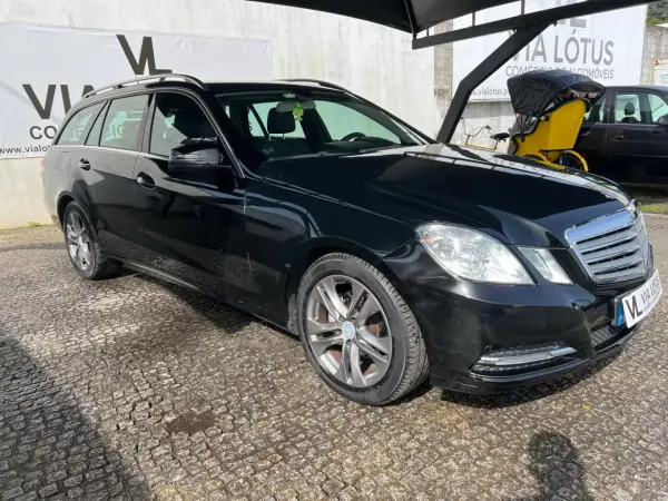 Mercedes-Benz E 200 2012 - 12500 EUR, 286000 km - AUTO.MOTO.pt - 286000km - foto 10 de 10