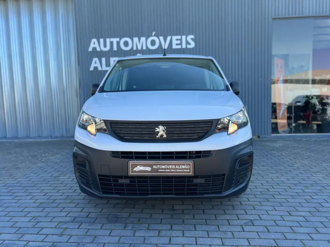 Peugeot PARTNER GIRAFON 2023 - 16500 EUR, 59653 km - AUTO.MOTO.pt - 59653km - foto 2 de 13