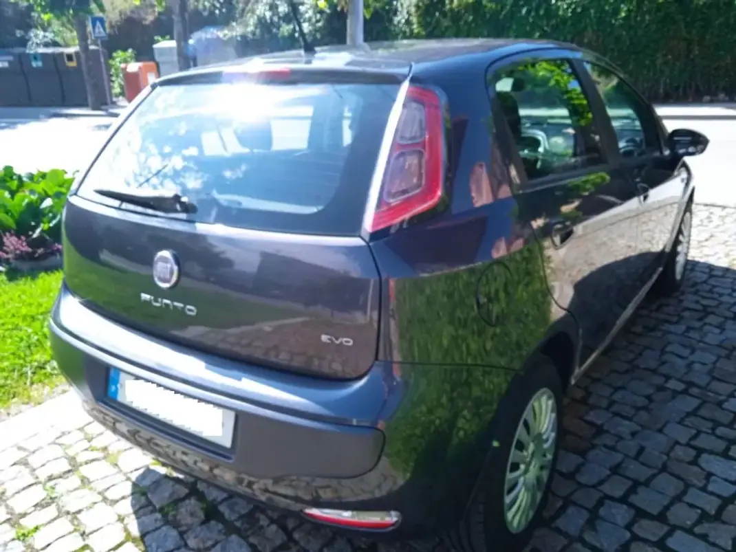 Fiat Punto Evo 2011 - 5490 EUR, 240107 km - 240107km - foto 4 de 9