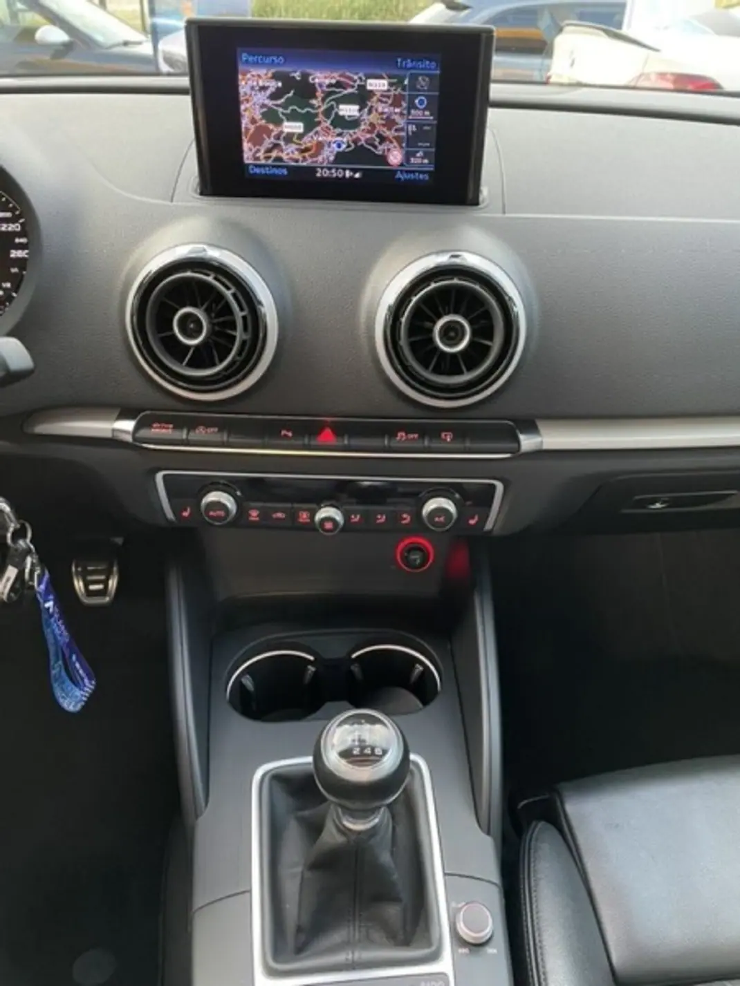 Audi A3 Cabrio 2015 - 25500 EUR, 115000 km - AUTO.MOTO.pt - 115000km - foto 20 de 33