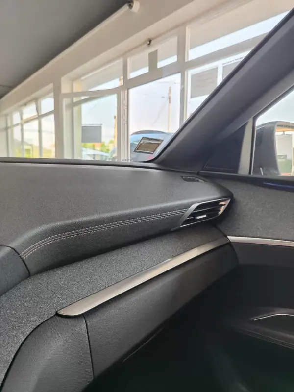 Peugeot 3008 2018 - 19650 EUR, 79000 km - AUTO.MOTO.pt - 79000km - foto 34 de 37