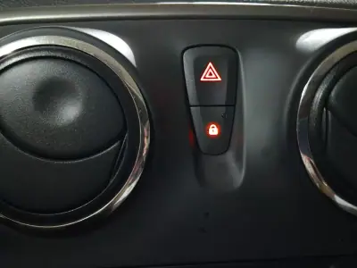 Dacia Sandero 2016 - 10499 EUR, 31976 km - AUTO.MOTO.pt - 31976km - foto 23 de 26