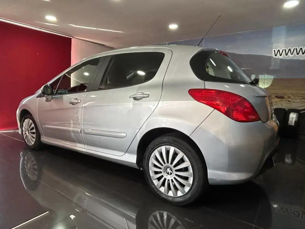 Peugeot 308 2011 - 5250 EUR, 262746 km - 262746km - foto 4 de 17