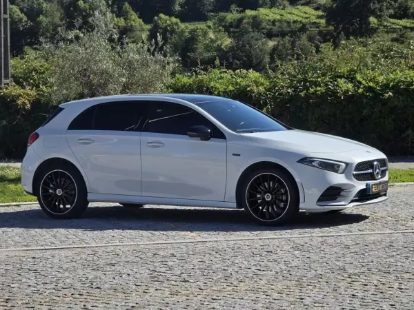 Mercedes-Benz A 250 2021 - 27499 EUR, 85000 km - AUTO.MOTO.pt - 85000km - foto 6 de 41