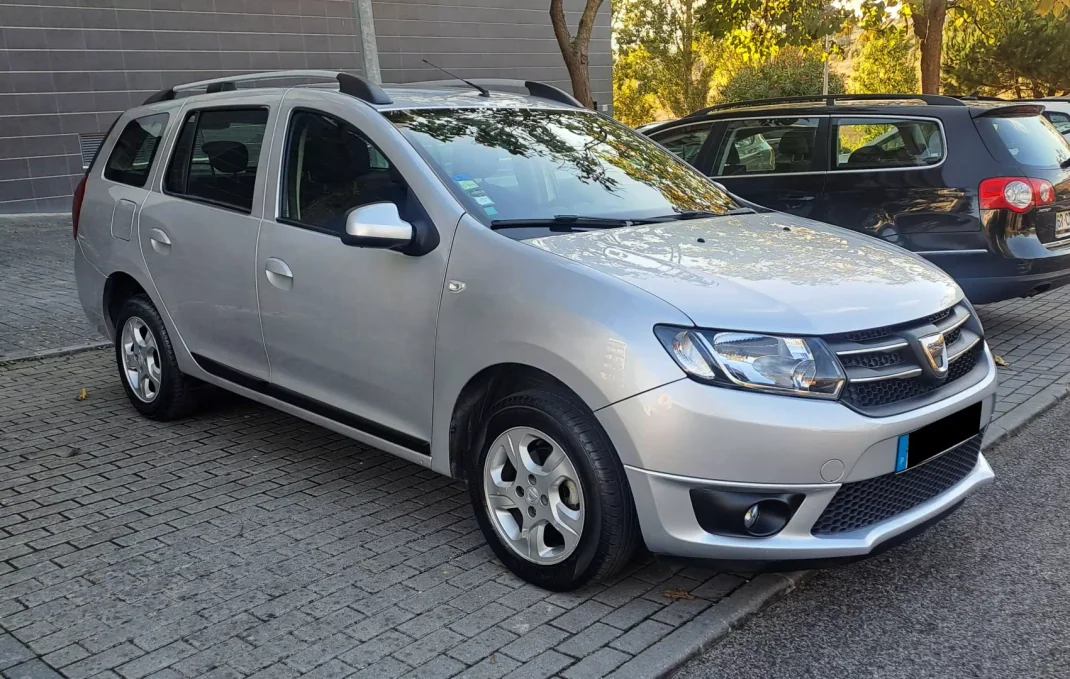 Dacia Logan MCV 2016 - 8500 EUR, 120000 km - AUTO.MOTO.pt - 120000km - foto 1 de 23