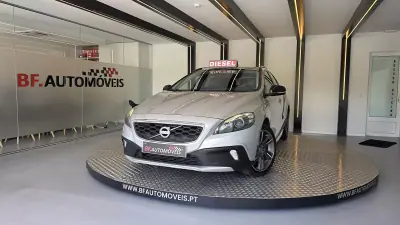 Volvo V40 Cross Country 2013 - 239930km