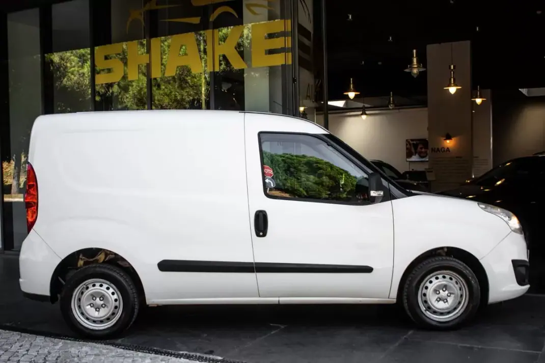 Opel COMBO 2012 - 6800 EUR, 158642 km - 158642km - foto 5 de 23