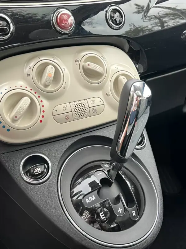 Fiat 500 2018 - 13500 EUR, 40000 km - AUTO.MOTO.pt - 40000km - foto 52 de 78