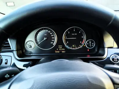 BMW 520 2011 - 14950 EUR, 197000 km - AUTO.MOTO.pt - 197000km - foto 29 de 47