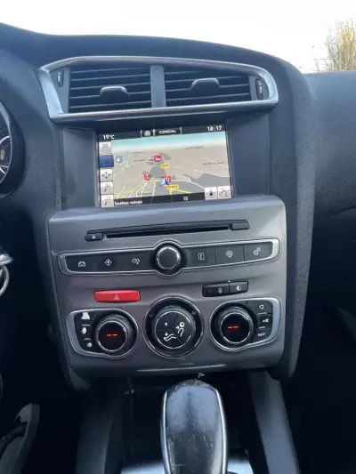 Citroën C4 2016 - 12250 EUR, 155210 km - AUTO.MOTO.pt - 155210km - foto 17 de 18