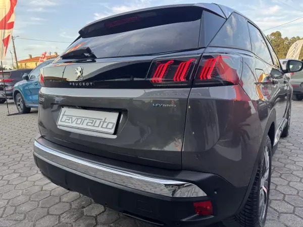 Peugeot 3008 2022 - 21750 EUR, 68000 km - AUTO.MOTO.pt - 68000km - foto 28 de 48