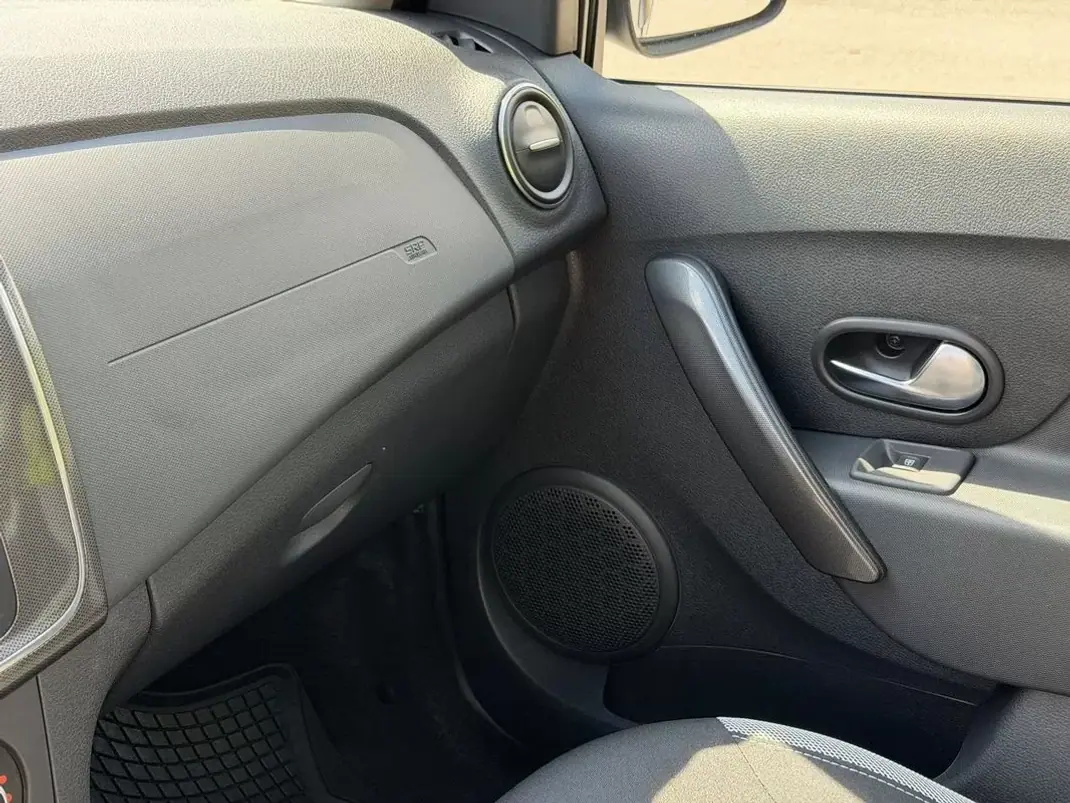 Dacia Sandero 2020 - 11900 EUR, 36911 km - AUTO.MOTO.pt - 36911km - foto 21 de 21
