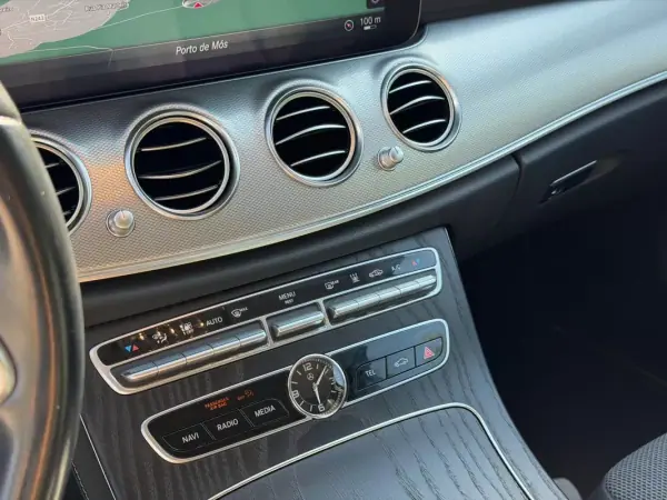 Mercedes-Benz E 300 2019 - 25900 EUR, 138000 km - AUTO.MOTO.pt - 138000km - foto 10 de 33
