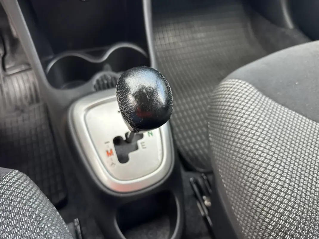Toyota Aygo 2012 - 8290 EUR, 121000 km - AUTO.MOTO.pt - 121000km - foto 16 de 16