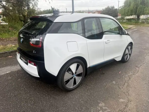 BMW i3 2015 - 12750 EUR, 81000 km - AUTO.MOTO.pt - 81000km - foto 4 de 25