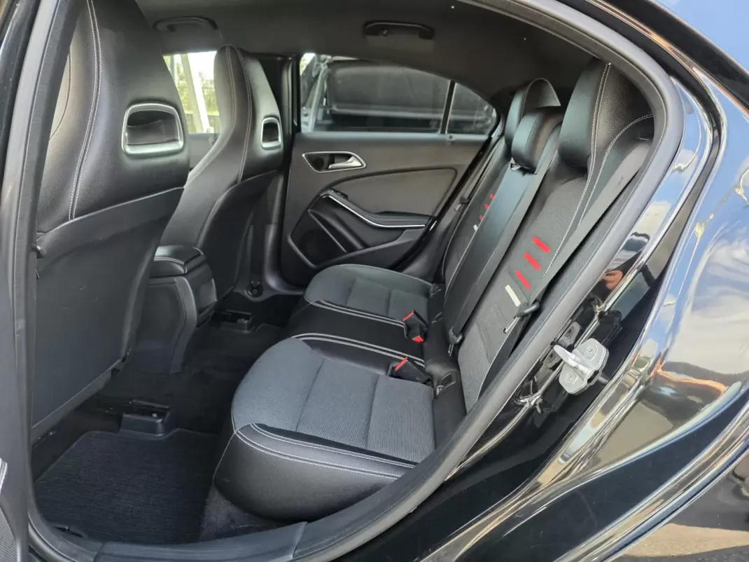 Mercedes-Benz A 180 2016 - 15990 EUR, 163000 km - AUTO.MOTO.pt - 163000km - foto 20 de 31