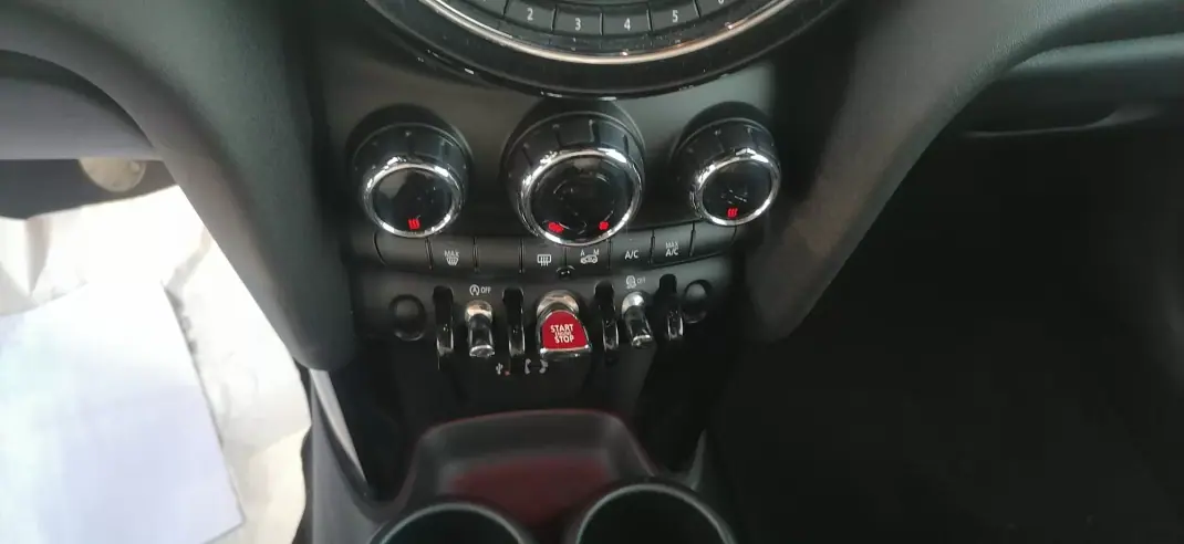 MINI Cooper 2015 - 13900 EUR, 169000 km - AUTO.MOTO.pt - 169000km - foto 3 de 13