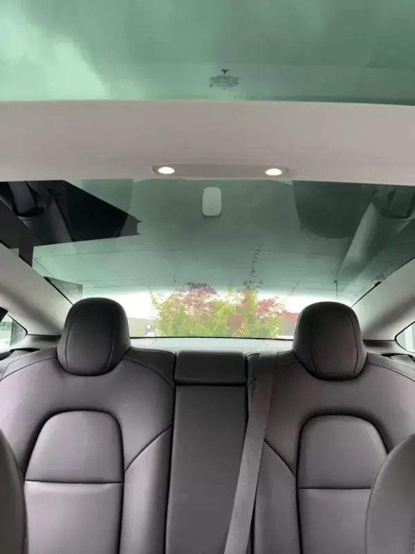 Tesla Model 3 2020 - 23000 EUR, 81000 km - AUTO.MOTO.pt - 81000km - foto 15 de 17