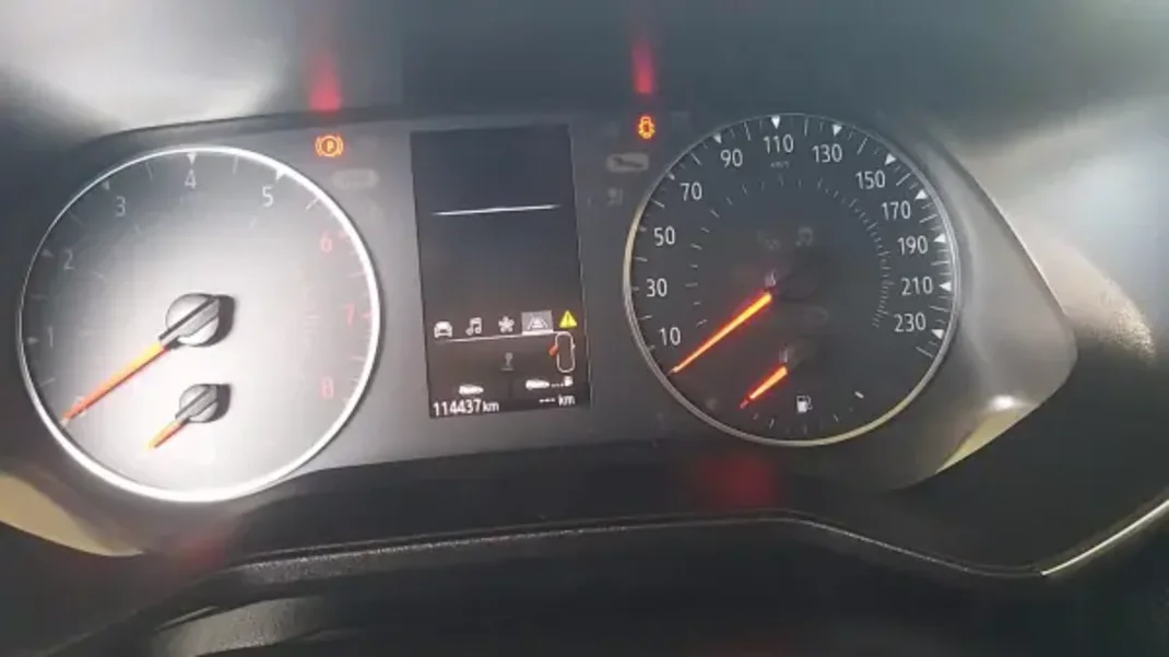 Renault Clio 2020 - 13690 EUR, 114437 km - AUTO.MOTO.pt - 114437km - foto 4 de 42